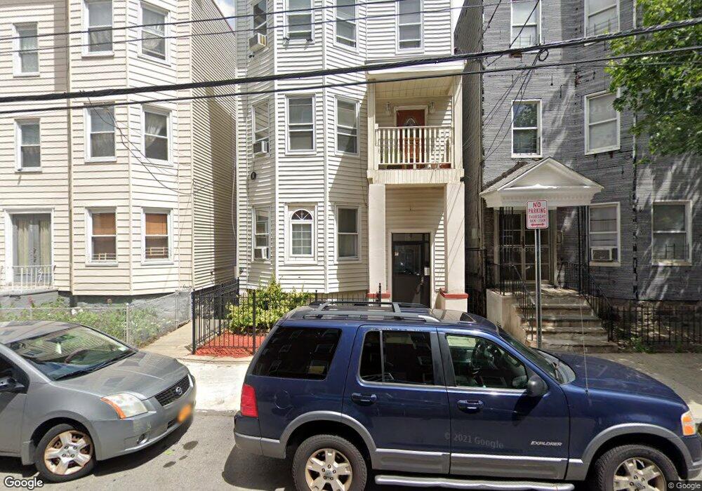 111 Morris St unit 3, Yonkers, NY 10705 - photo 1