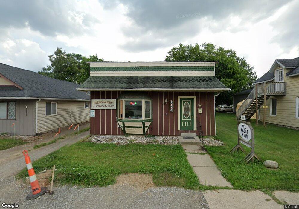 808 E Huron Ave, Bad Axe, MI 48413 - photo 1