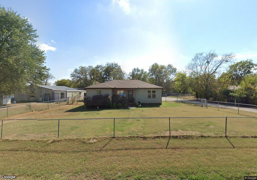 208 Phillips St, Tecumseh, OK 74873 - photo 1