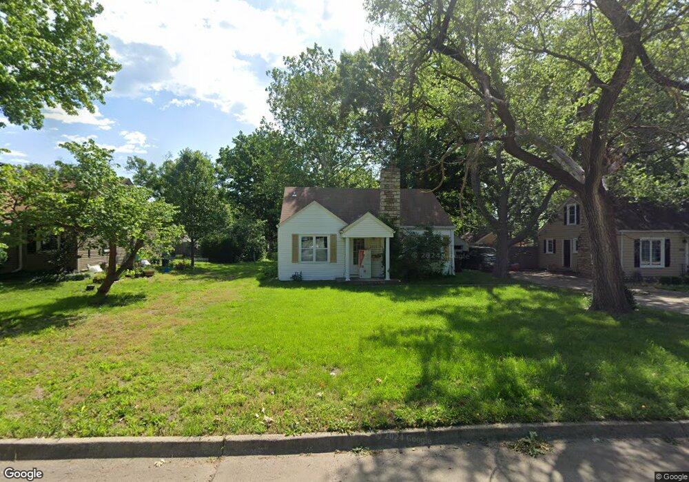 2028 SW Webster Ave, Topeka, KS 66604 - photo 1