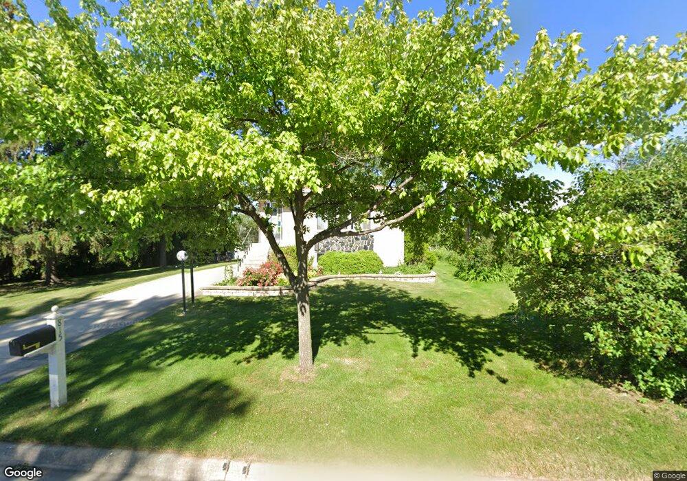 815 N Kenilworth Ave, Elmhurst, IL 60126 - photo 1