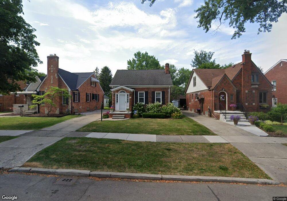 417 Calvin Ave, Grosse Pointe Farms, MI 48236 - photo 1