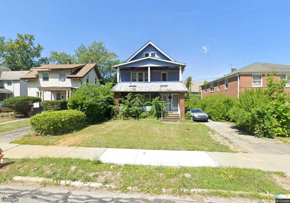 1746 S Taylor Rd, Cleveland Heights, OH 44118 - photo 1