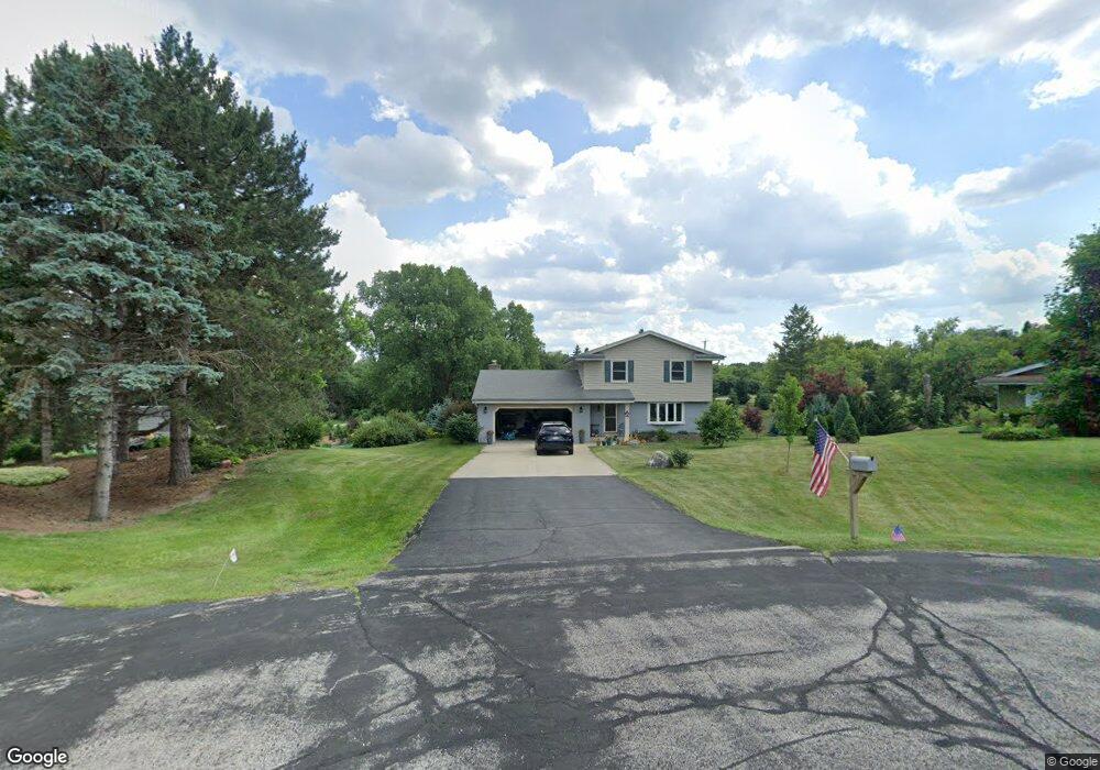 W255N5634 Wrendale Ct, Sussex, WI 53089 - photo 1