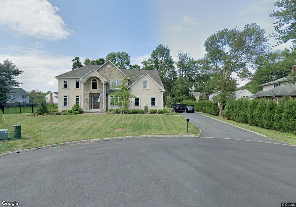 10 Hummingbird Ct, Mahwah, NJ 07430 - photo 1