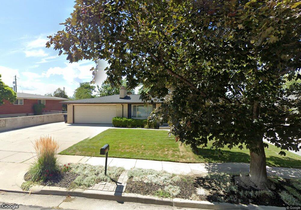 8418 Fayeway Dr, Sandy, UT 84094 - photo 1