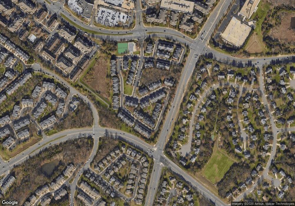 13105 Park Crescent Cir, Herndon, VA 20171 - photo 1