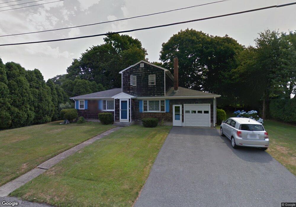 9 Cedar Ave, Middletown, RI 02842 - photo 1