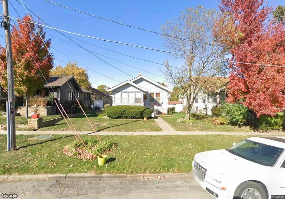 736 N 2nd Ave E, Newton, IA 50208 - photo 1