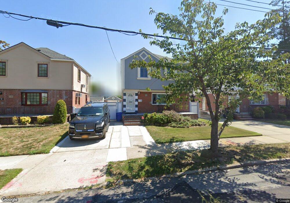 7507 171st St, Fresh Meadows, NY 11366 - photo 1