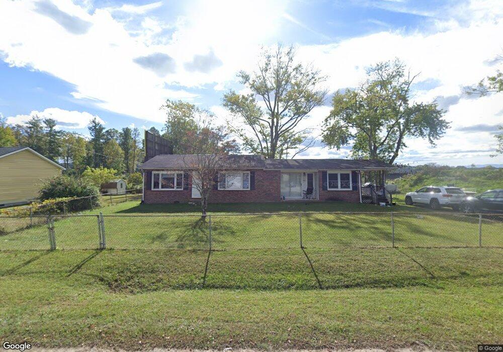 537 Carolina Cir, Hendersonville, NC 28792 - photo 1