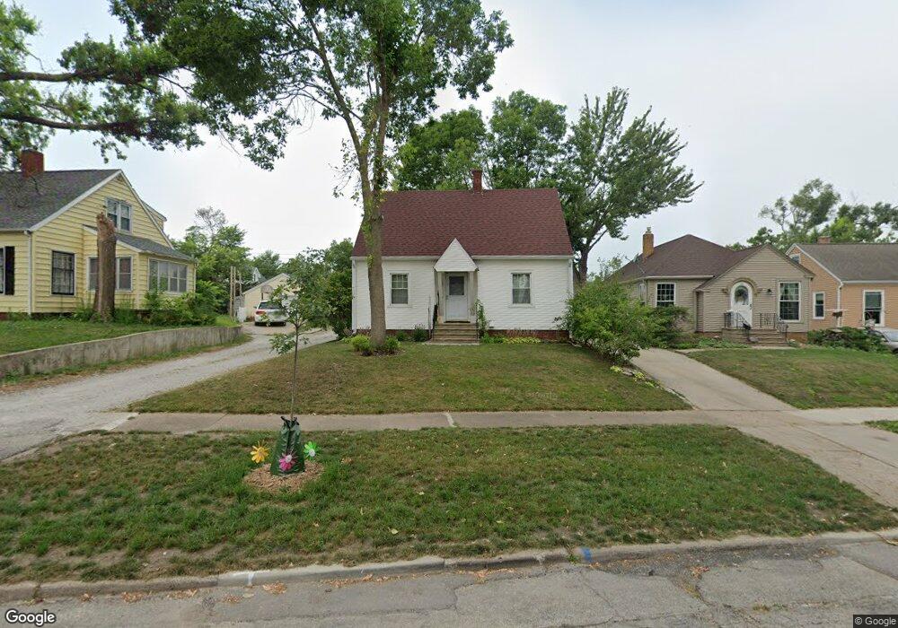 232 12th St NW, Cedar Rapids, IA 52405 - photo 1