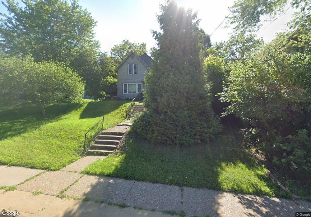 809 N Marquette St, Davenport, IA 52802 - photo 1