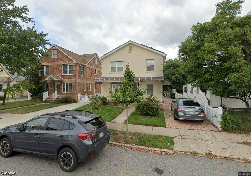 7655 264th St, Glen Oaks, NY 11004 - photo 1