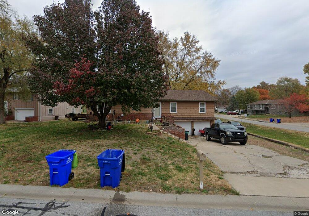 4837 Reeder St, Shawnee, KS 66203 - photo 1