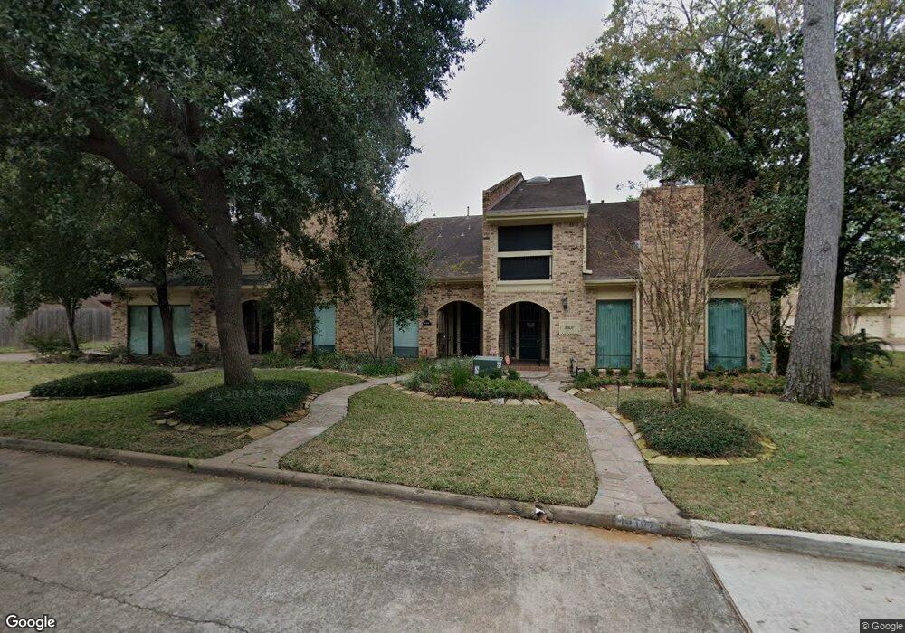 10105 Valley Forge Dr, Houston, TX 77042 - photo 1