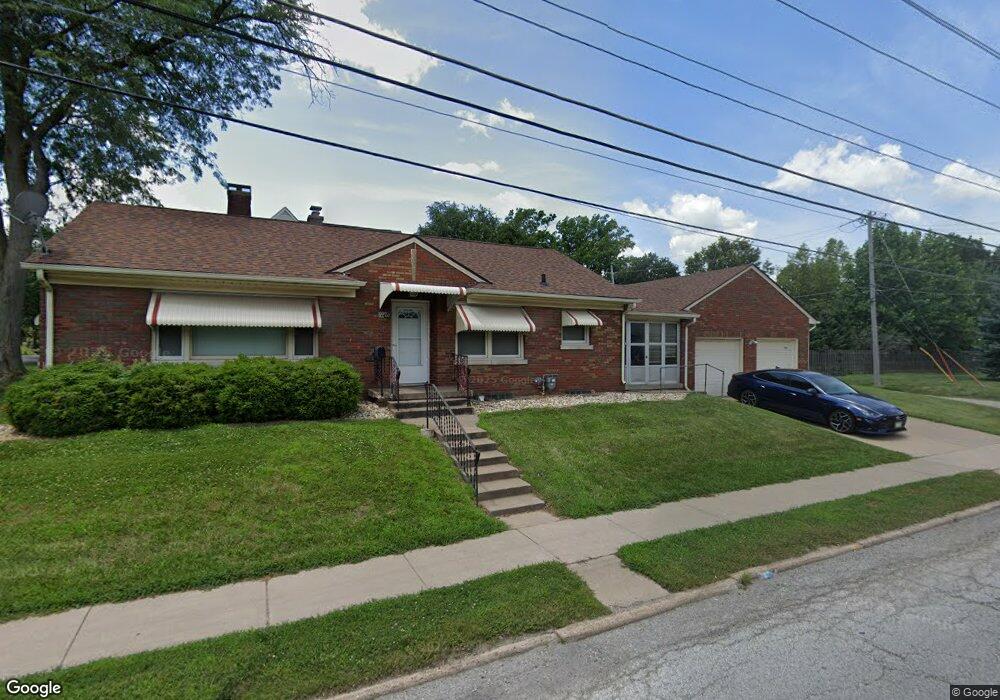 2208 Bridge Ave, Davenport, IA 52803 - photo 1