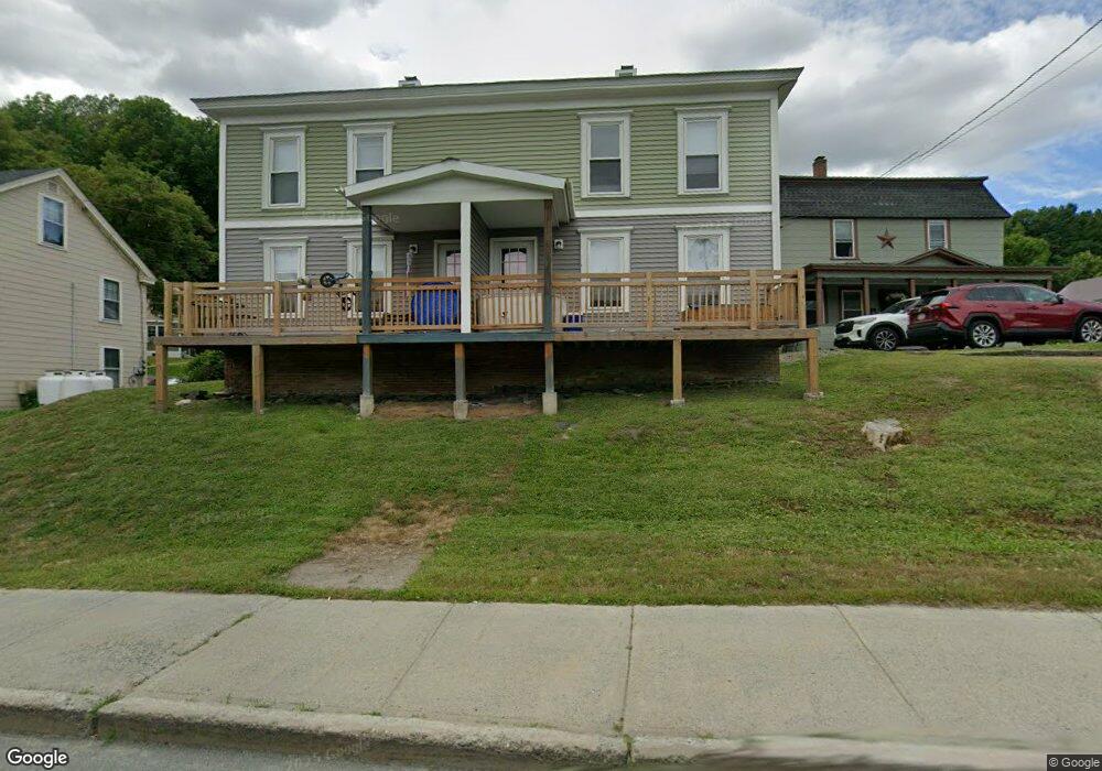 95 Railroad St unit 1, Saint Johnsbury, VT 05819 - photo 1