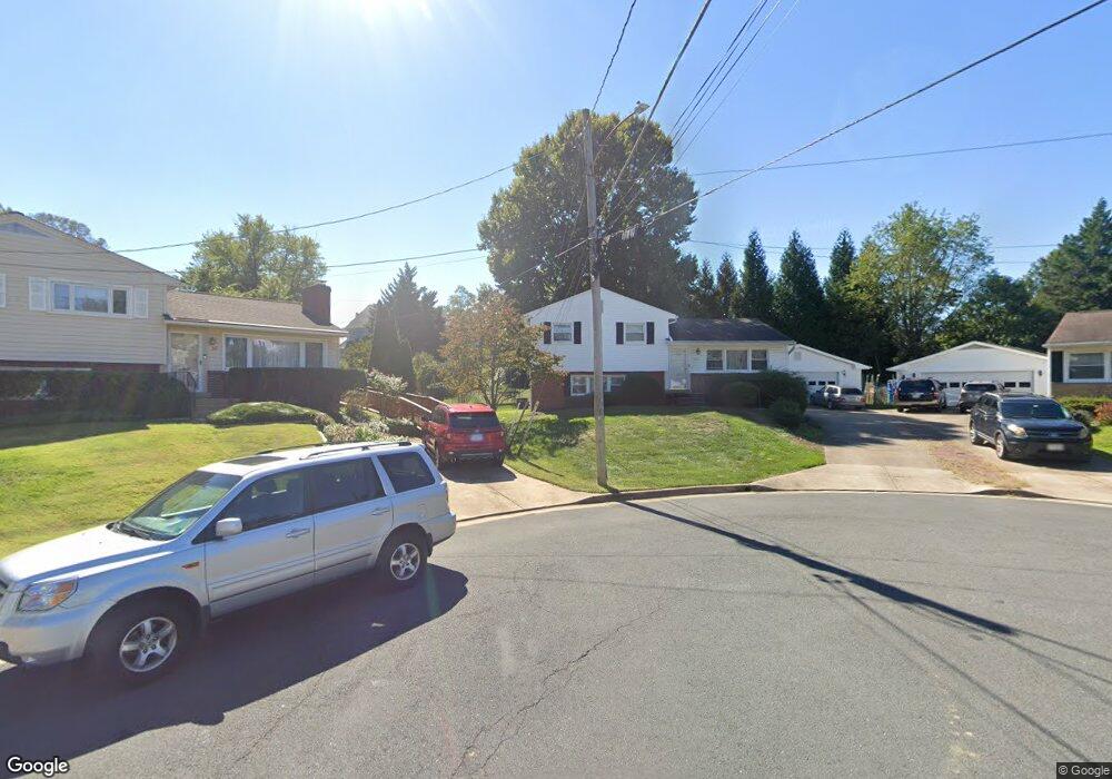 307 Branch Cir SE, Vienna, VA 22180 - photo 1