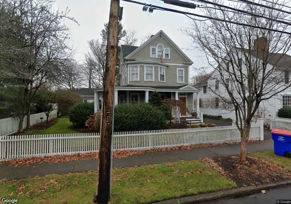 239 Beach Rd, Fairfield, CT 06824 - photo 1