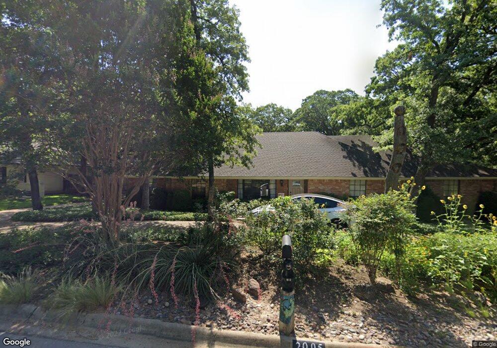 2005 Hollyhill Ln, Denton, TX 76205 - photo 1