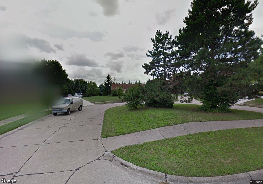 2437 Claymont Dr, Troy, MI 48098 - photo 1