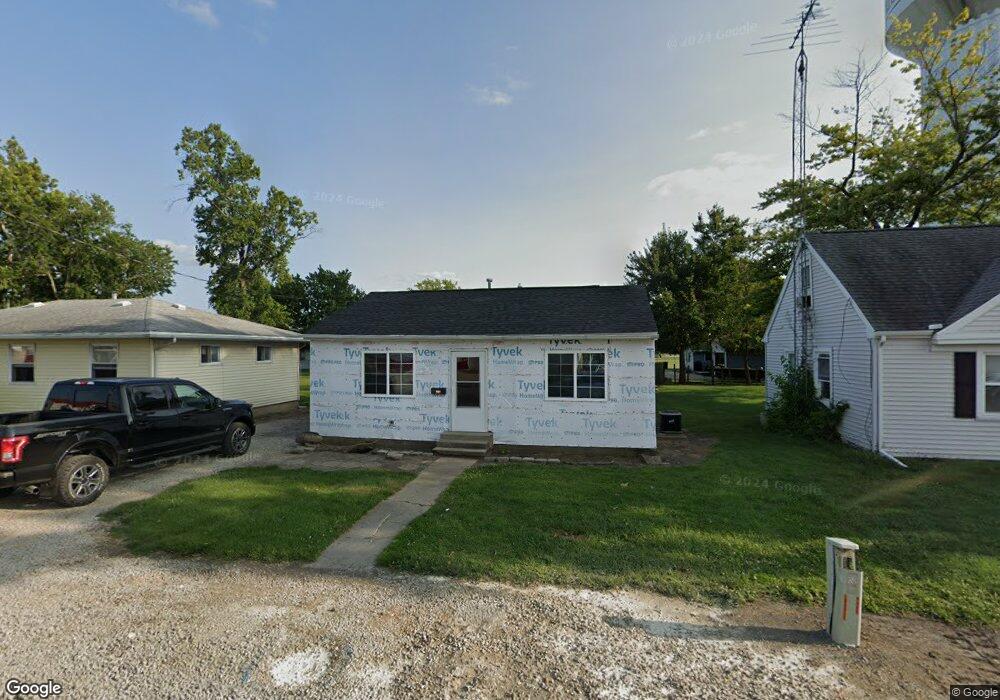 909 E Wilson St, Tuscola, IL 61953 - photo 1