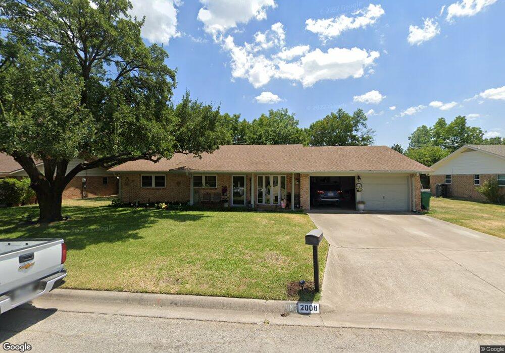 2008 Maplewood Dr, Gainesville, TX 76240 - photo 1
