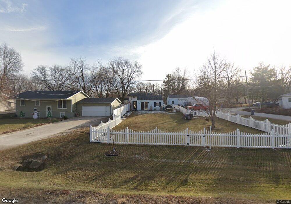 3623 F Ave NW, Cedar Rapids, IA 52405 - photo 1