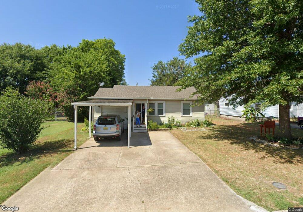 212 E Falletti Ave, Claremore, OK 74017 - photo 1