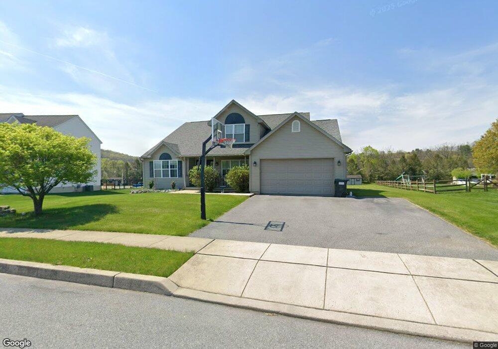 547 W Reeser St, Leesport, PA 19533 - photo 1