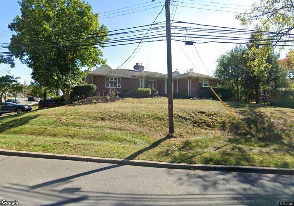 158 Chain o Hills Rd, Iselin, NJ 08830 - photo 1