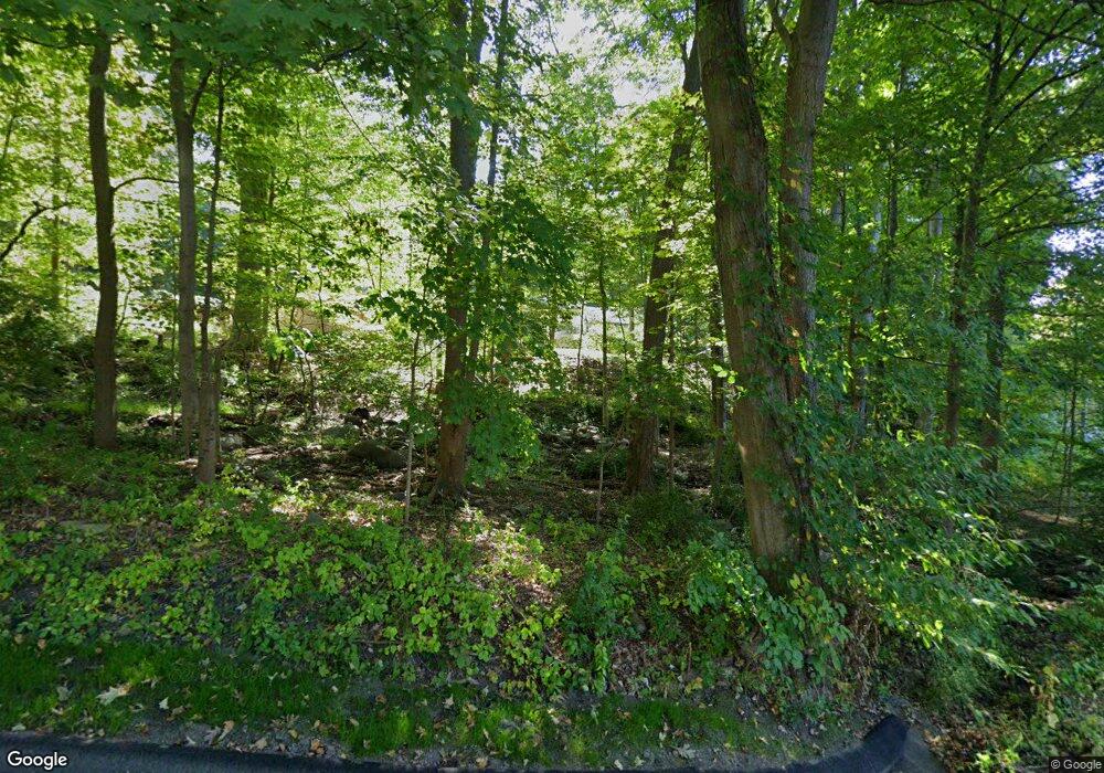 244 Colonial Rd, New Canaan, CT 06840 - photo 1