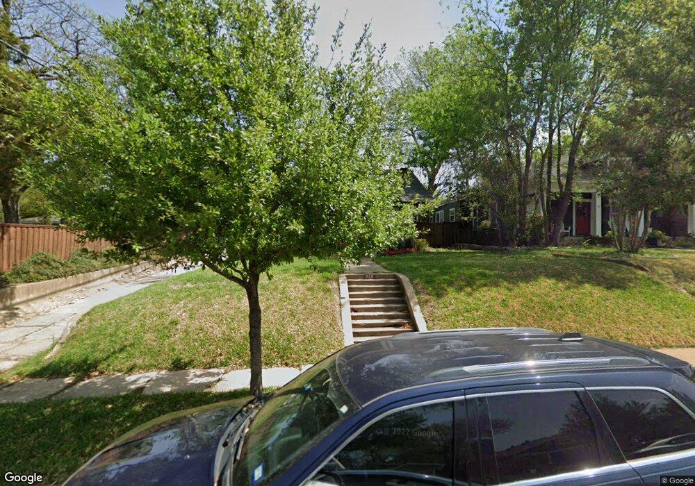 726 Huntley St, Dallas, TX 75214 - photo 1