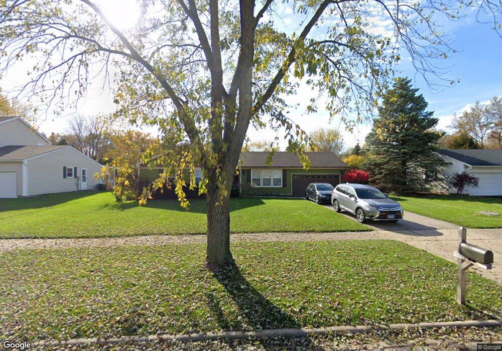 120 Cedarbrook Rd, Naperville, IL 60565 - photo 1