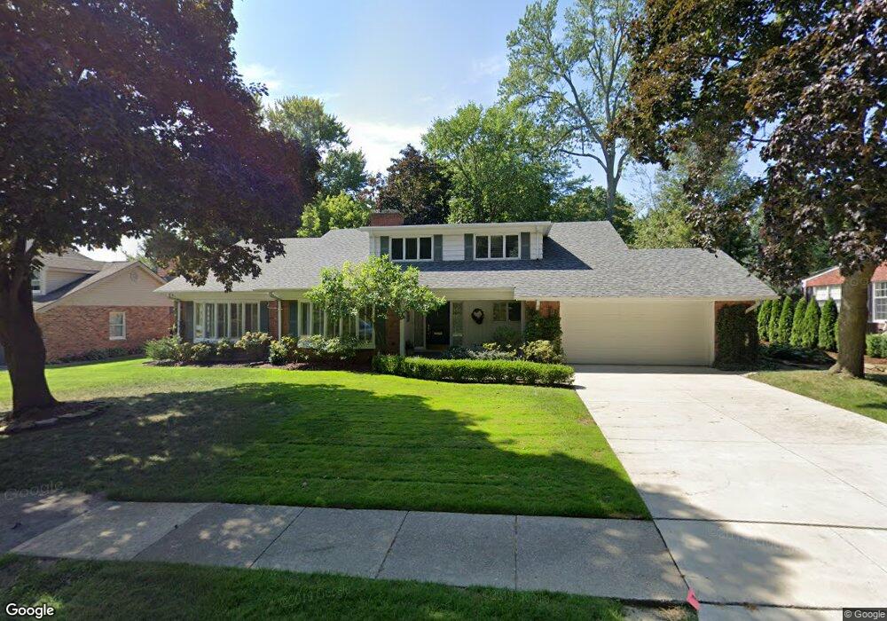 25 Whitcomb Dr, Grosse Pointe Farms, MI 48236 - photo 1