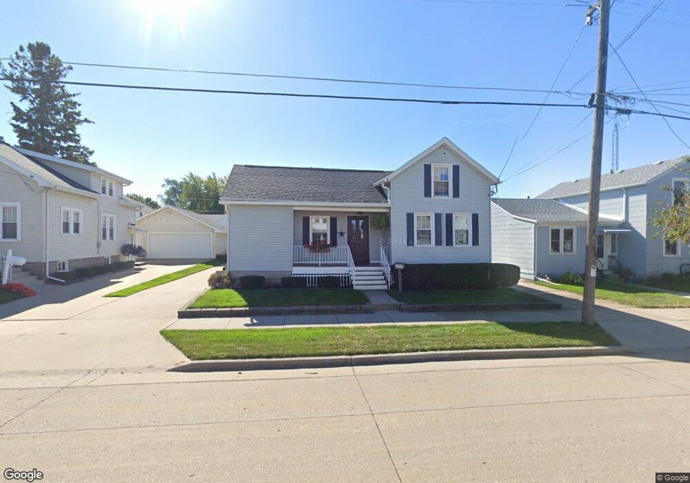 343 W 8th Ave, Oshkosh, WI 54902 - photo 1