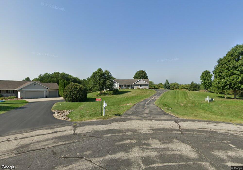 8017 N Ridge Ct, Evansville, WI 53536 - photo 1