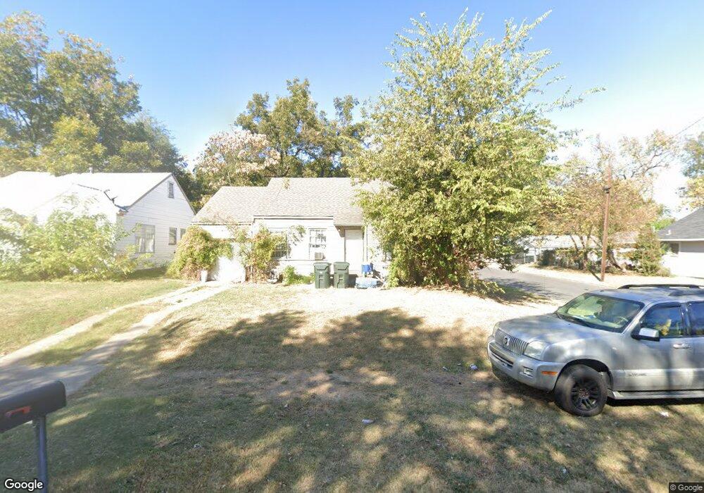 2116 Columbus St, Muskogee, OK 74401 - photo 1