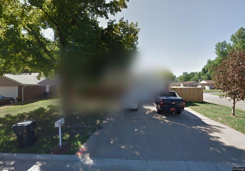 1121 W Will Rogers Ct, Claremore, OK 74017 - photo 1