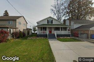 30579 Island Dr, Rockwood, MI 48173