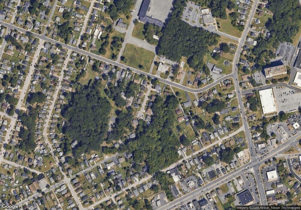 5 Urbanwood Ct, Essex, MD 21221 - photo 1