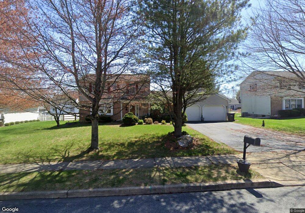 1102 Hickory Ln, Reading, PA 19606 - photo 1