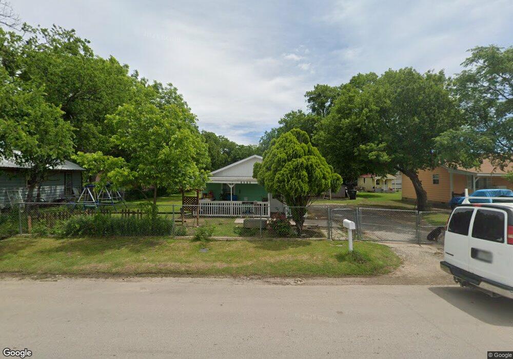 1214 Sabine Ave, Cleburne, TX 76031 - photo 1