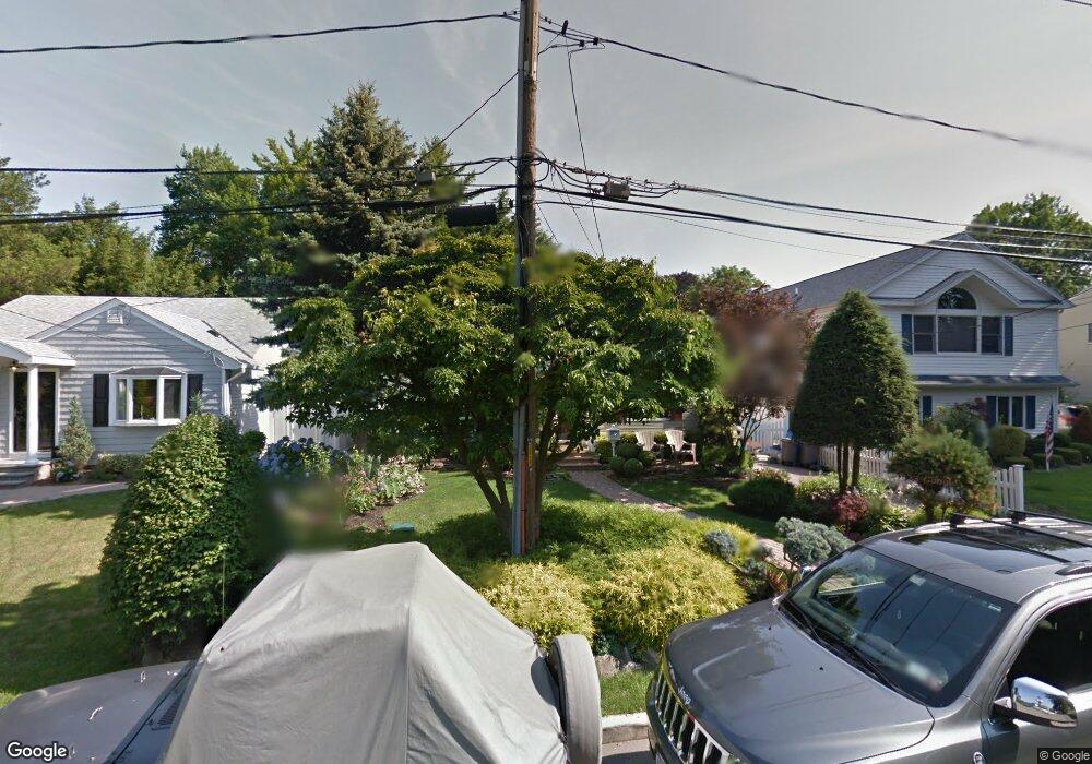 10 Elm Place, Glen Head, NY 11545 - photo 1