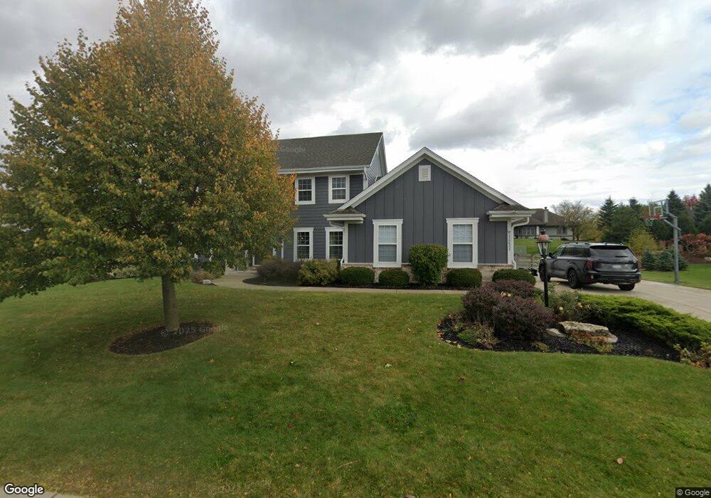 W133N6338 Hummingbird Way, Menomonee Falls, WI 53051 - photo 1