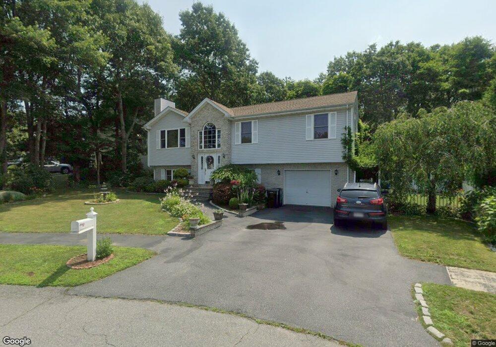 33 Schooner Dr, South Dartmouth, MA 02748 - photo 1