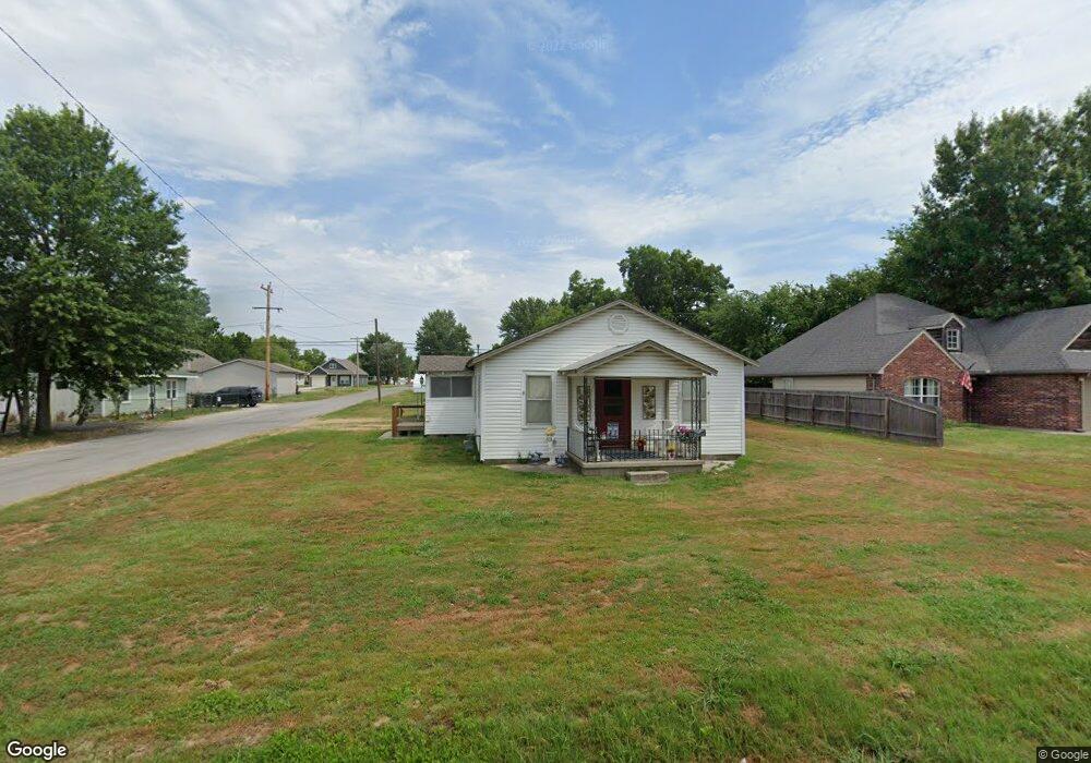 401 Pine Ave, Skiatook, OK 74070 - photo 1