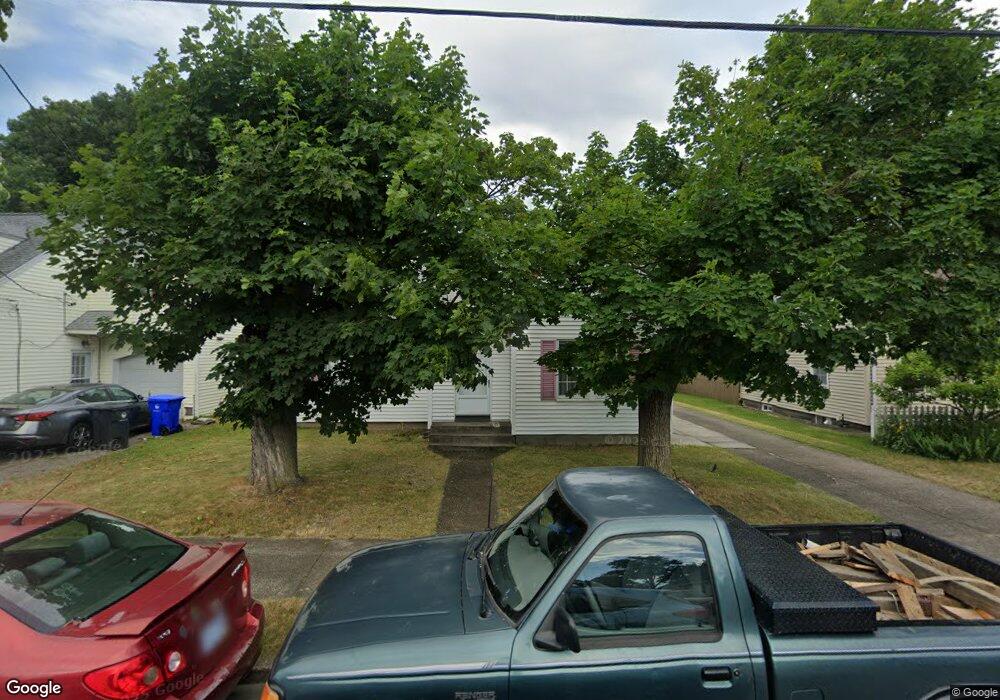 70 Edgemere Rd, Pawtucket, RI 02861 - photo 1