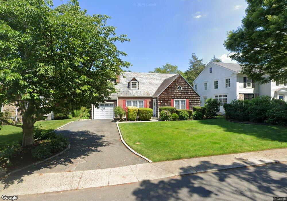 38 Brookwold Dr, Manhasset, NY 11030 - photo 1